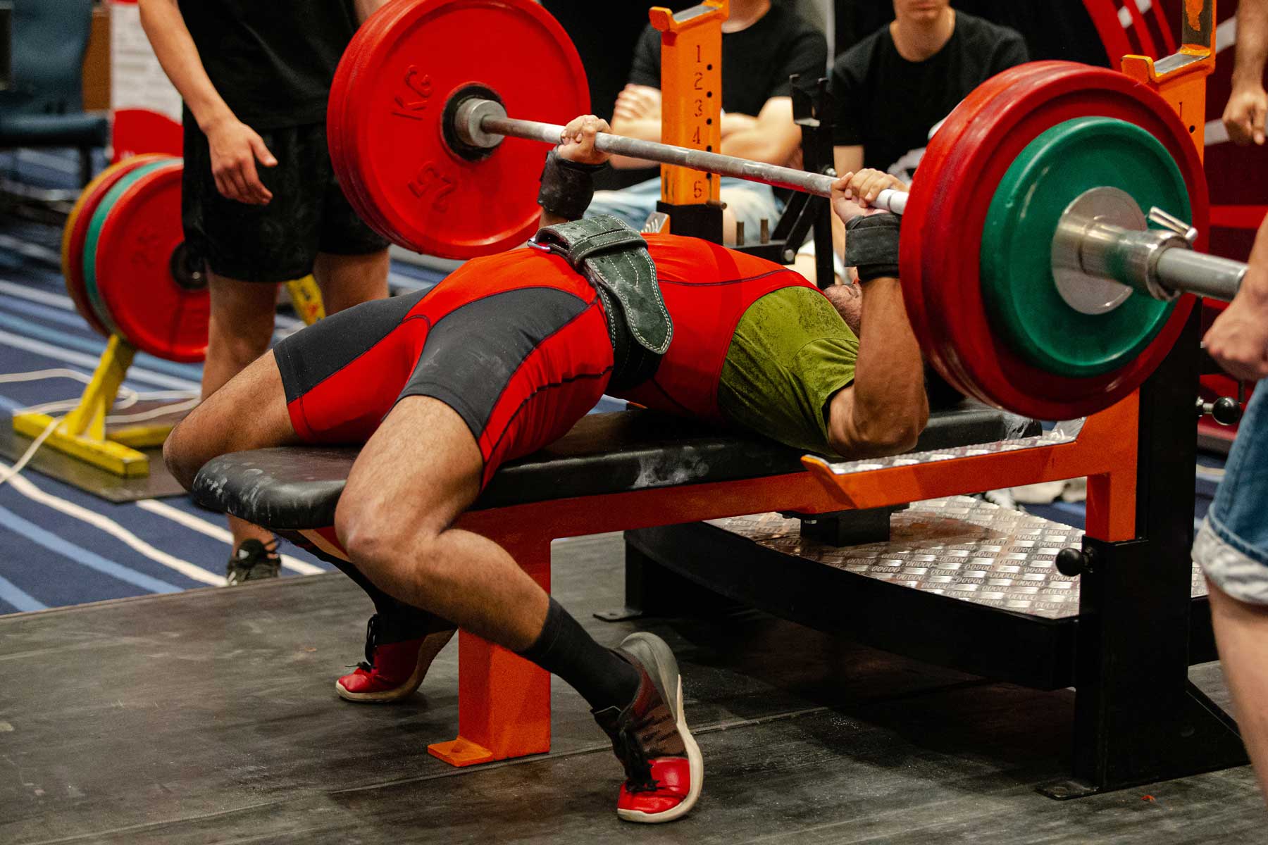 Bench Press: To Arch or Not To Arch?
